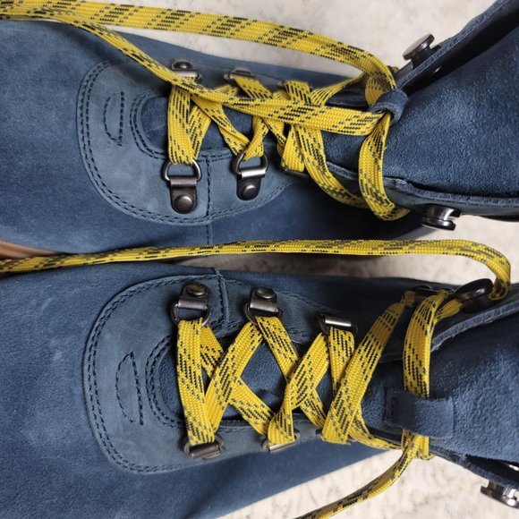 SOREL Women's Joan of Arctic Next Lite Hiker Boot - Uniform Blue, Abyss Size 11 - Picture 5 of 8